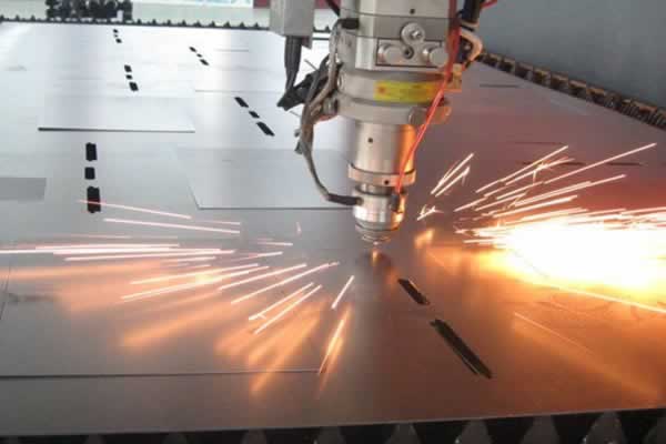 Taglio laser metalli